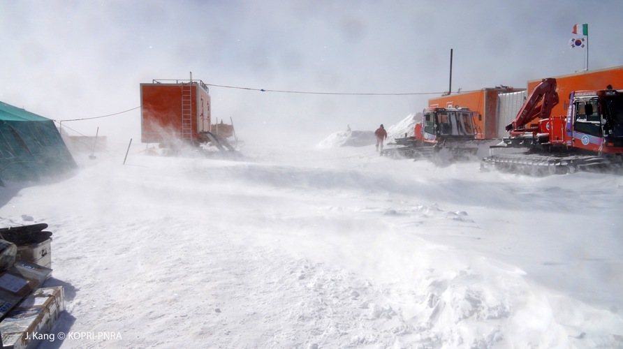 Campo remoto sulla calotta antartica del progetto IPICS - 2kyr